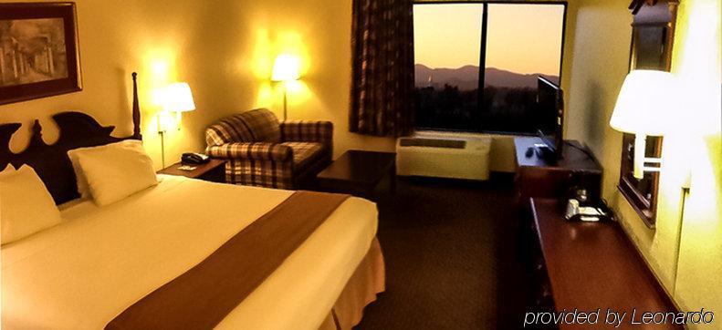 Comfort Inn & Suites Dahlonega University Area Екстер'єр фото