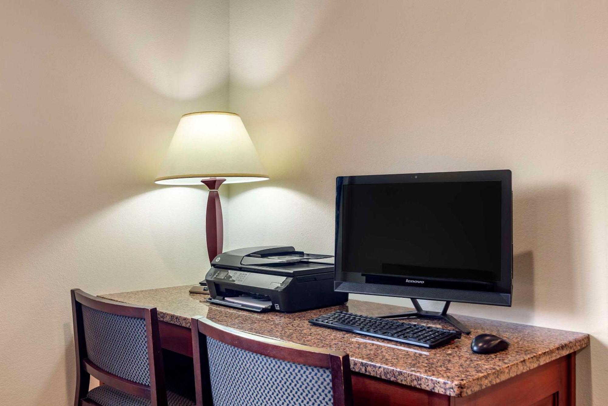 Comfort Inn & Suites Dahlonega University Area Екстер'єр фото