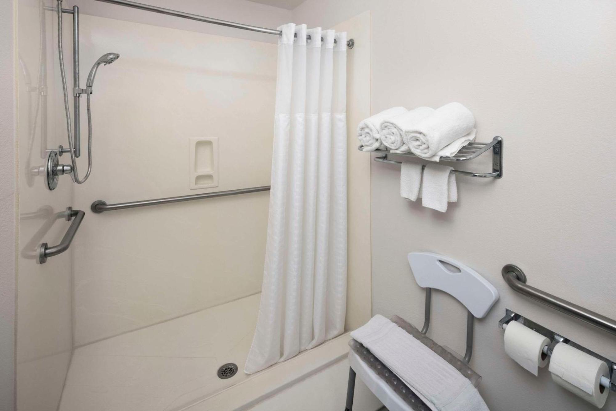 Comfort Inn & Suites Dahlonega University Area Екстер'єр фото