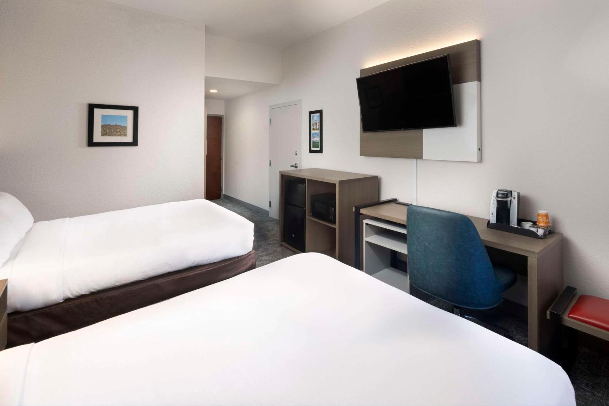 Comfort Inn & Suites Dahlonega University Area Екстер'єр фото