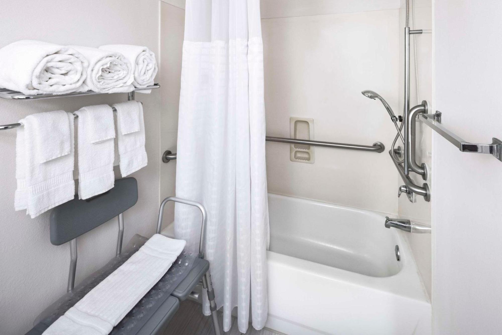 Comfort Inn & Suites Dahlonega University Area Екстер'єр фото
