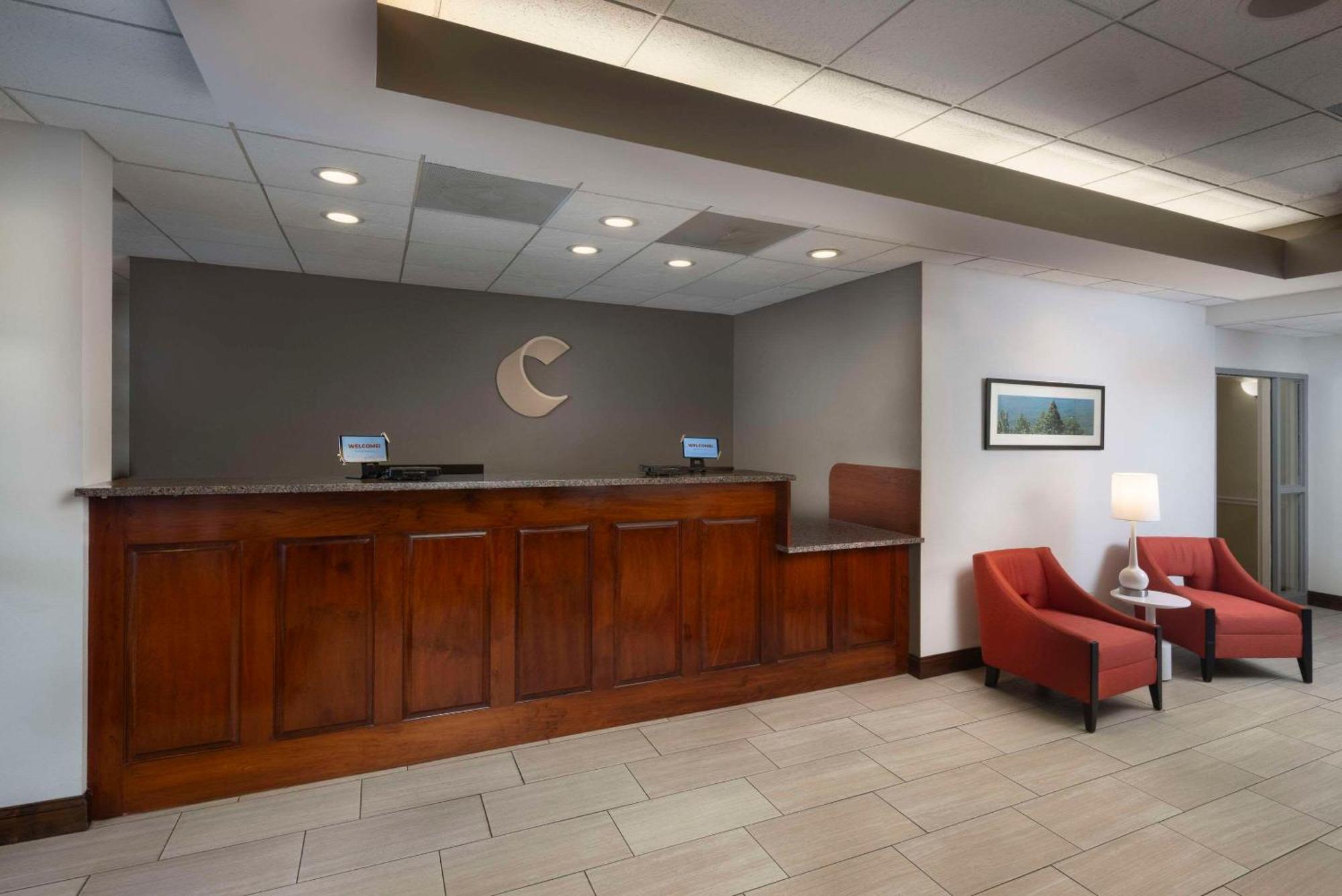 Comfort Inn & Suites Dahlonega University Area Екстер'єр фото