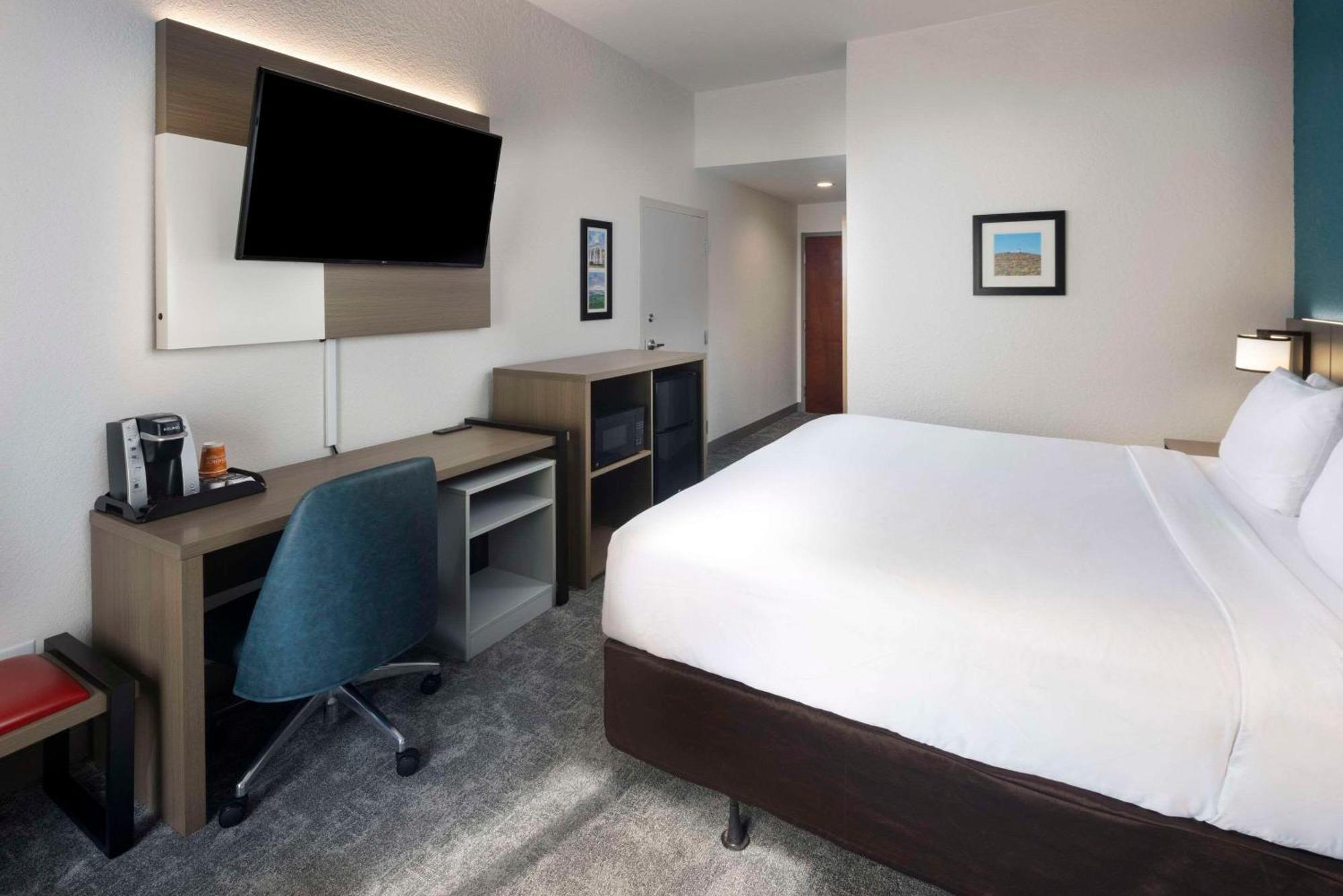 Comfort Inn & Suites Dahlonega University Area Екстер'єр фото