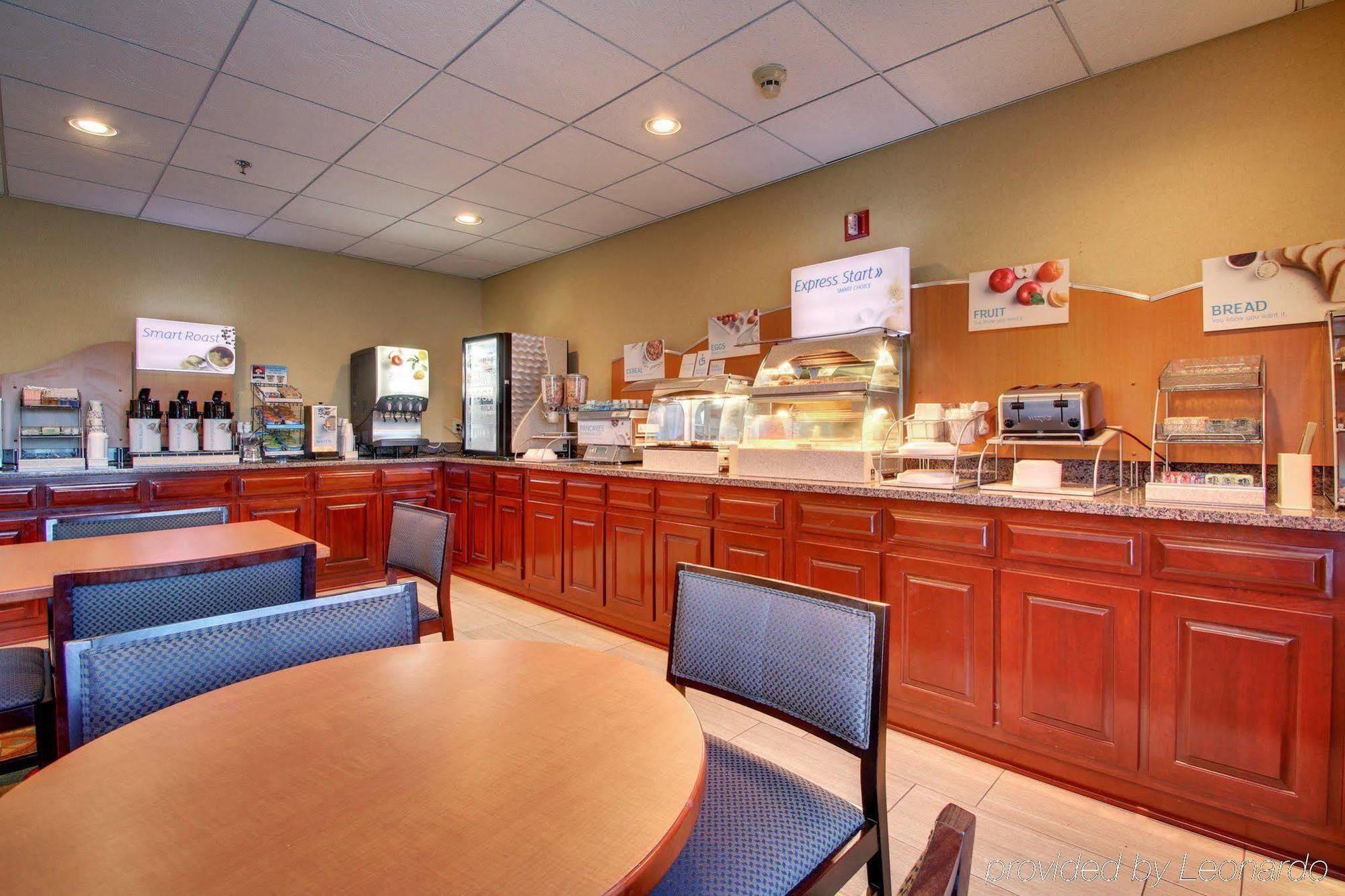 Comfort Inn & Suites Dahlonega University Area Екстер'єр фото