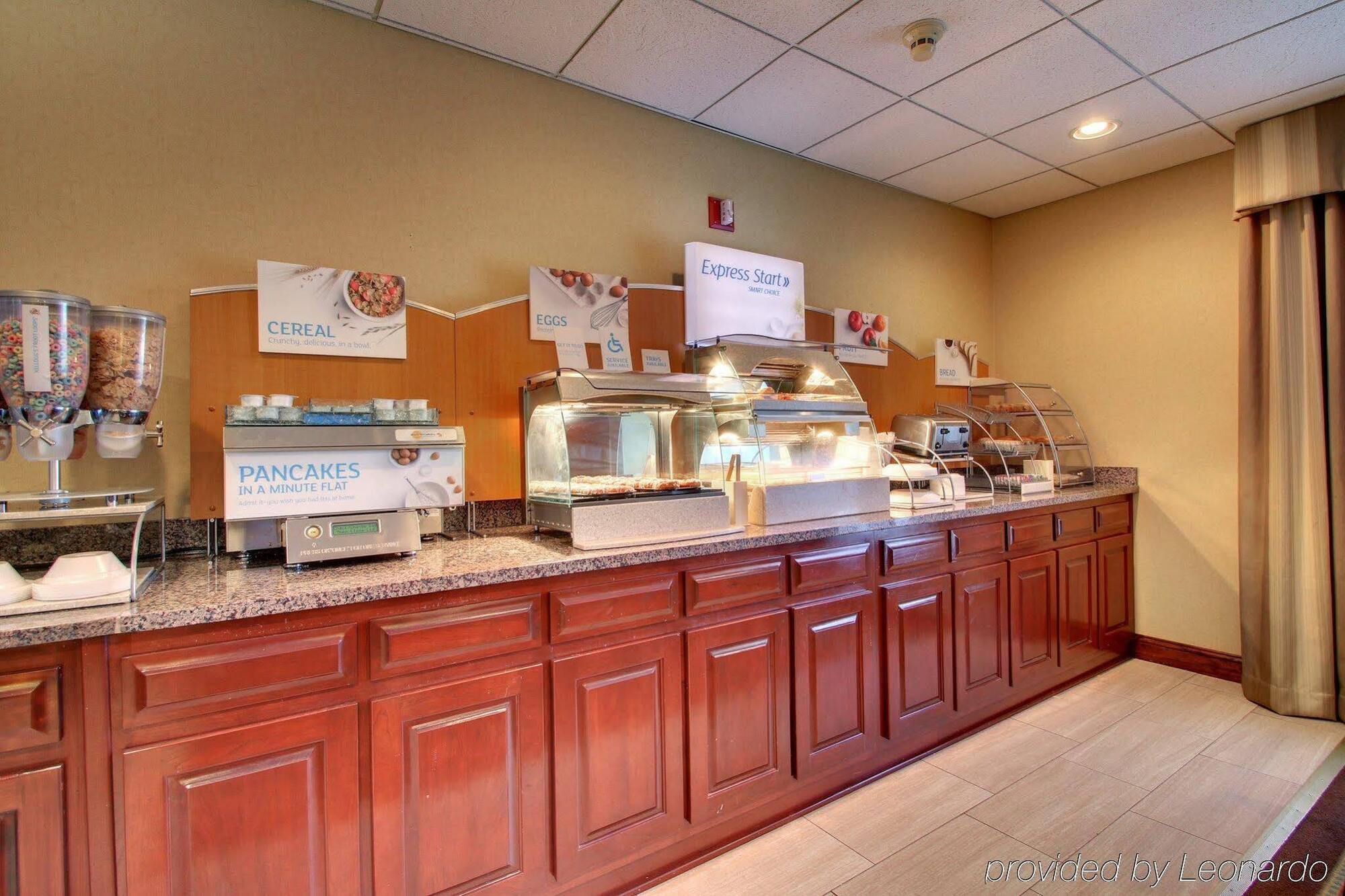Comfort Inn & Suites Dahlonega University Area Екстер'єр фото