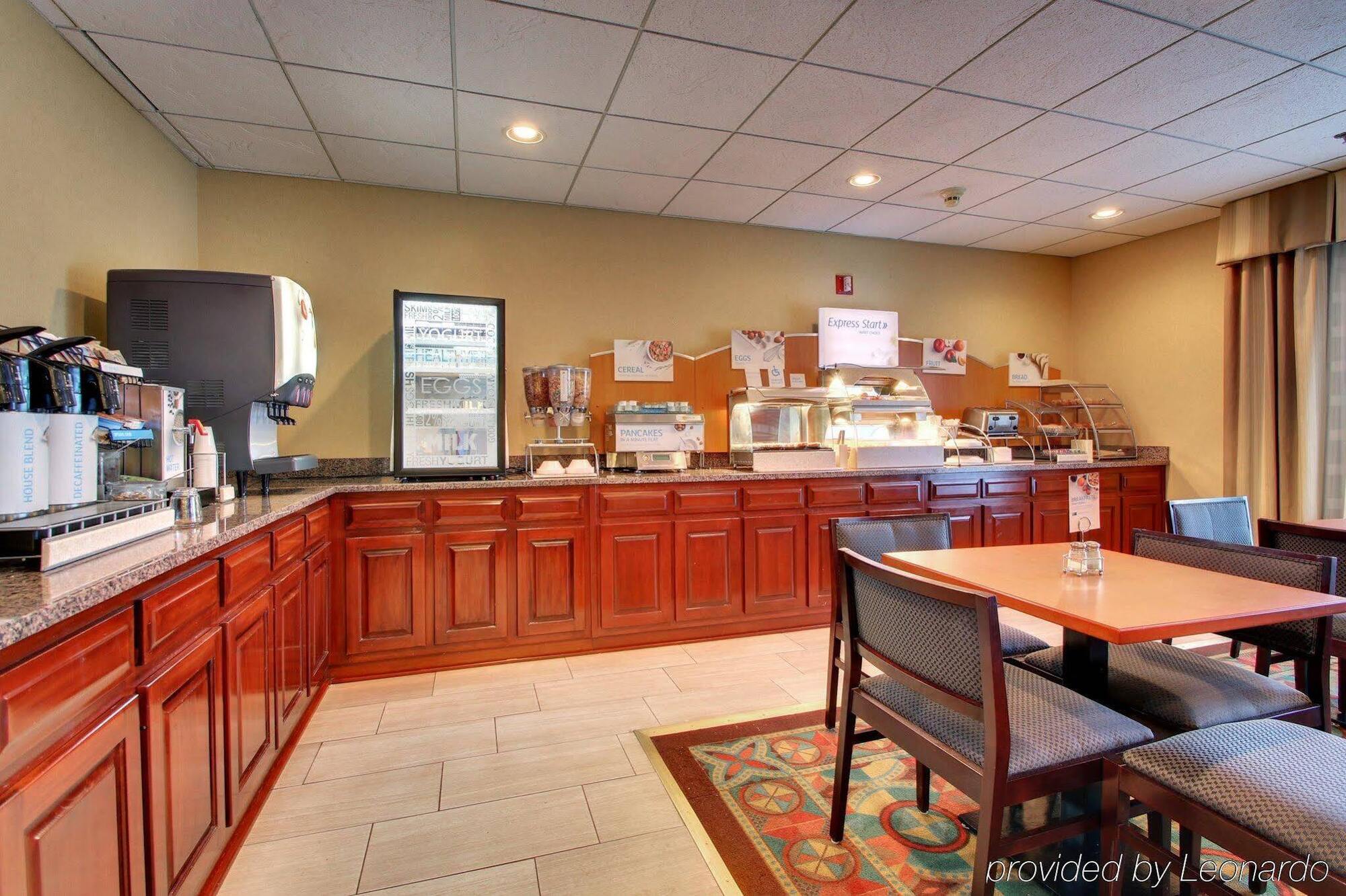 Comfort Inn & Suites Dahlonega University Area Екстер'єр фото